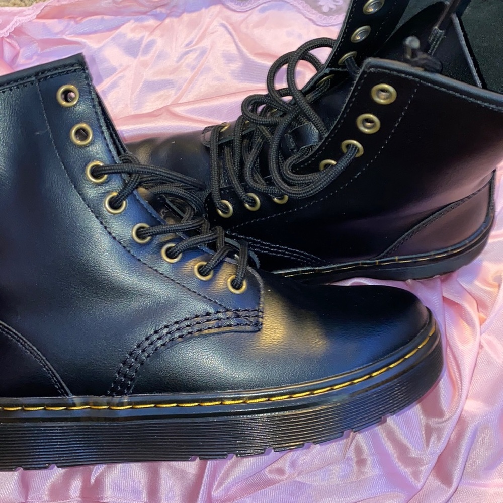 size 6 black dr martens